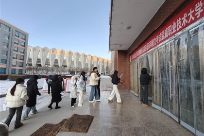 �����I(y��)���g(sh��)��W(xu��)������ȫ����W(xu��)��Ӣ�Z�ļ���Ӣ�Z��(y��ng)������AB����ԇ